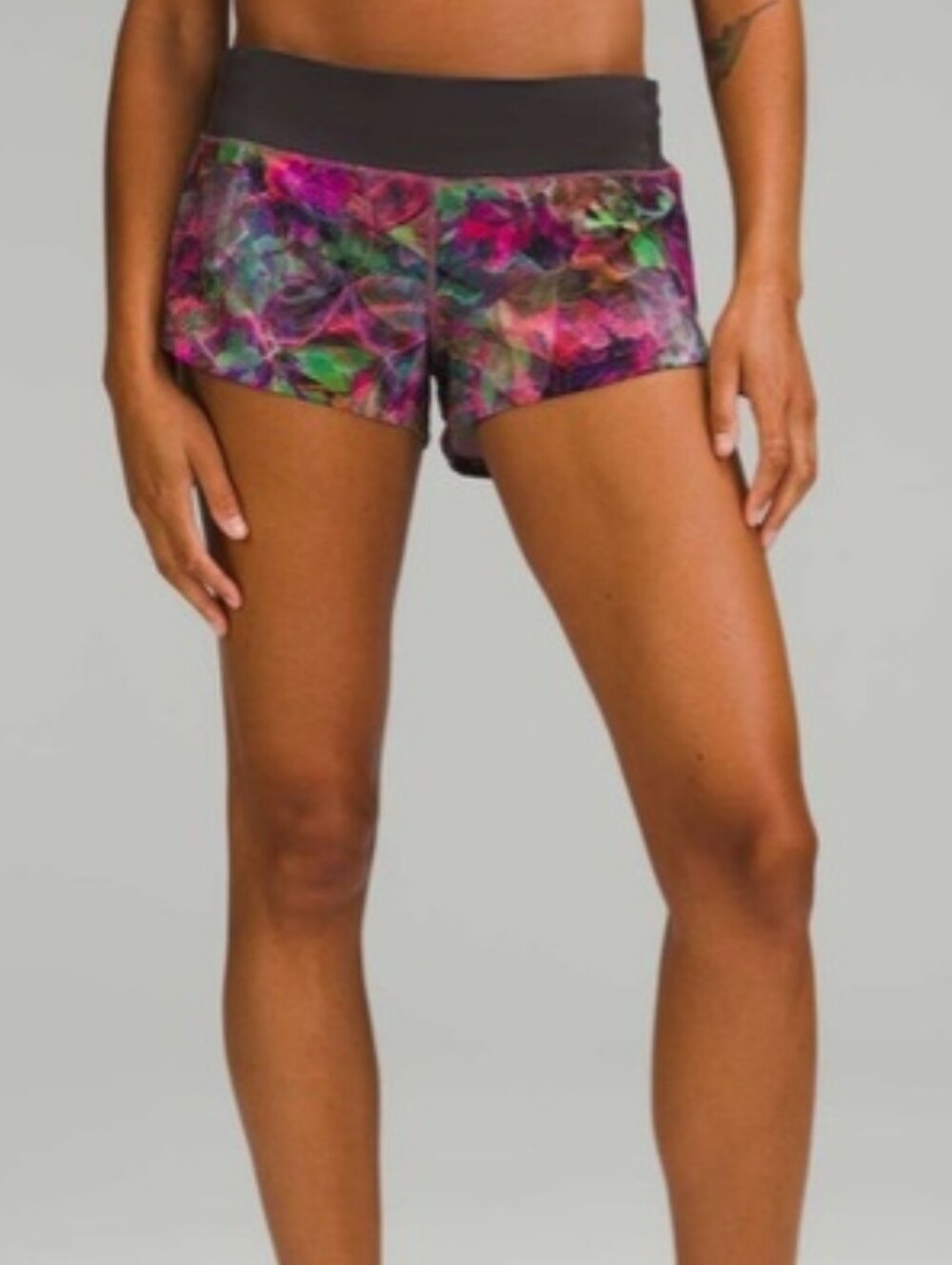 Lululemon Speed Up Mid-Rise Lined Shorts 4" Vivid Floral Tone Multi Size 6